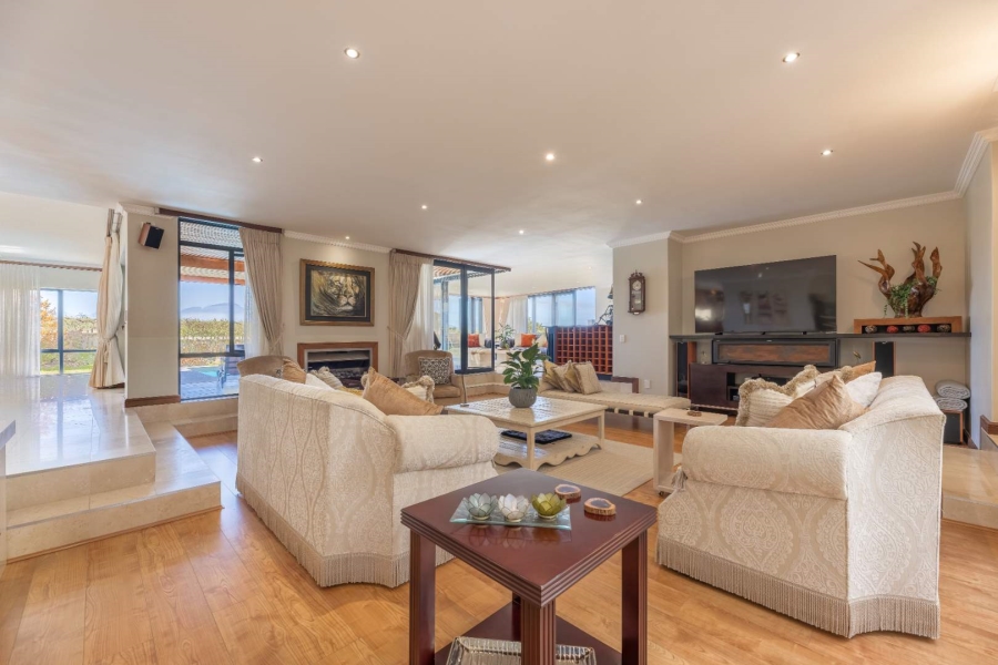 5 Bedroom Property for Sale in Oubaai Western Cape